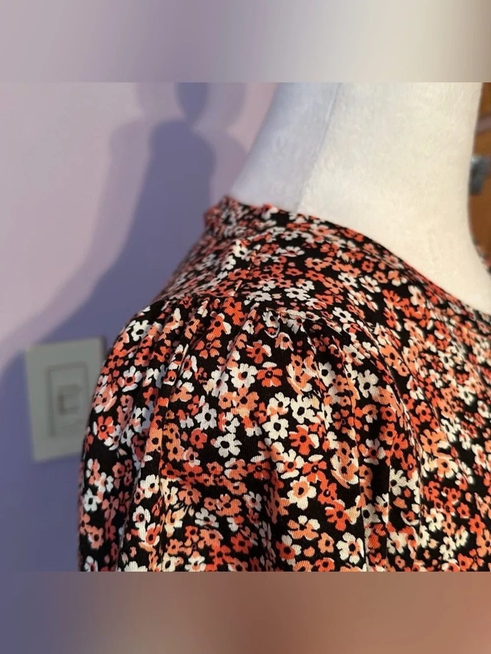 Michael Kors Floral Short-Sleeve Blouse in Coral and Black size SM EUC